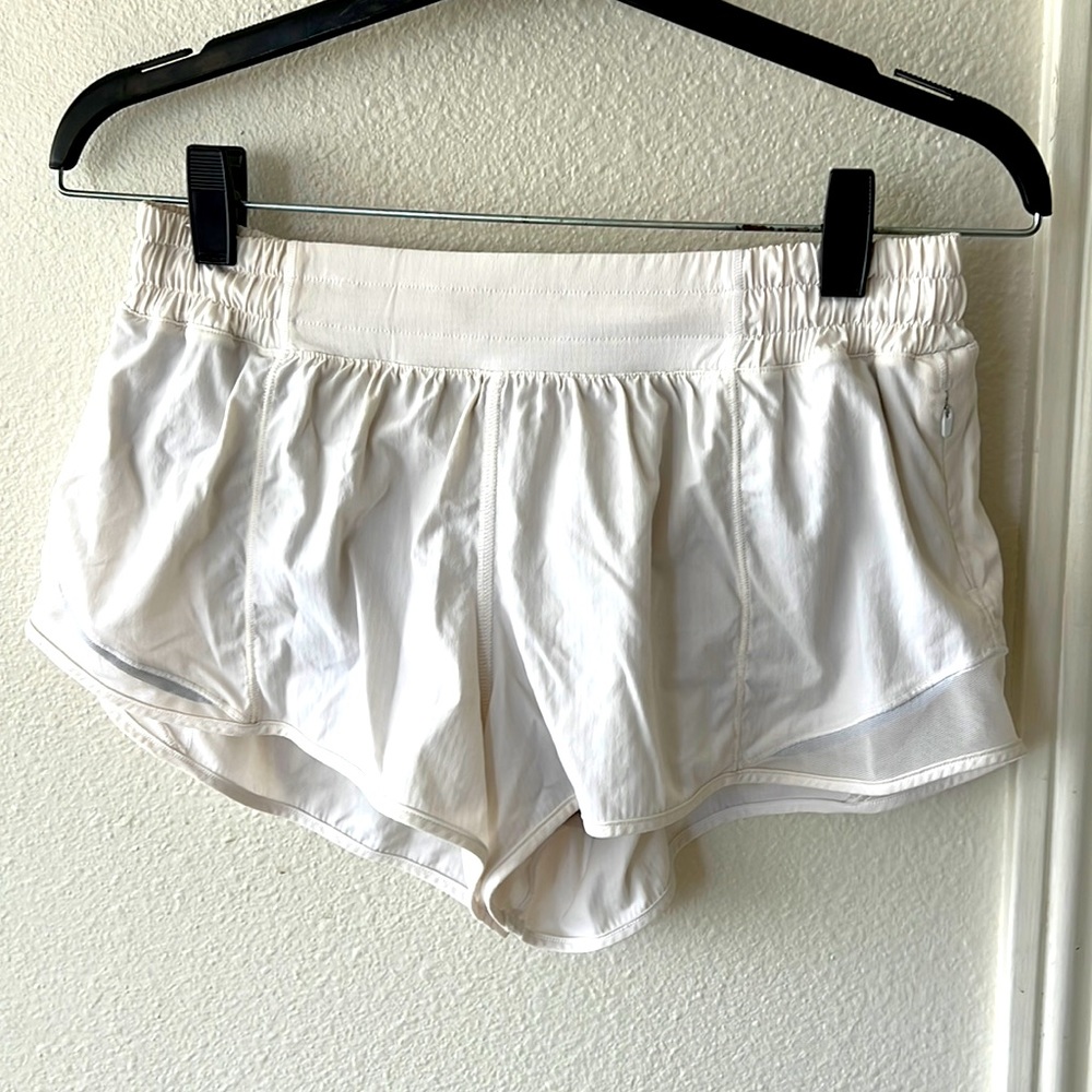 Lululemon HOTTY hot shorts white